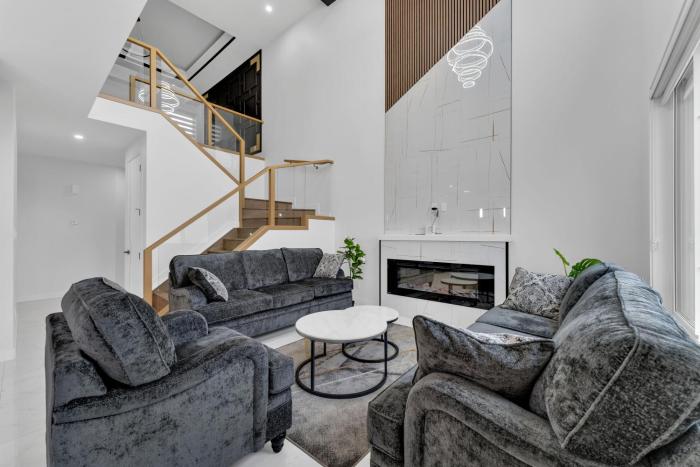 3 Bedrooms Brand New Luxury Home Close to Amenity