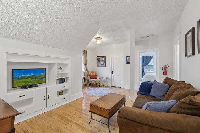 Quiet Como Lake 1 Bedroom w Office