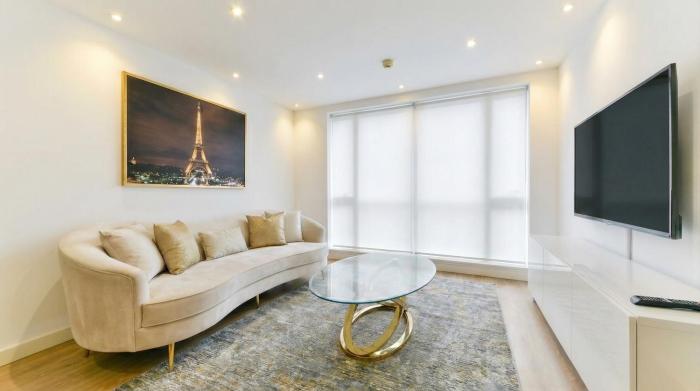 Modern 2-Bed Apartment Near Canary Wharf & Canada Water Ideal for Business & Long Stays