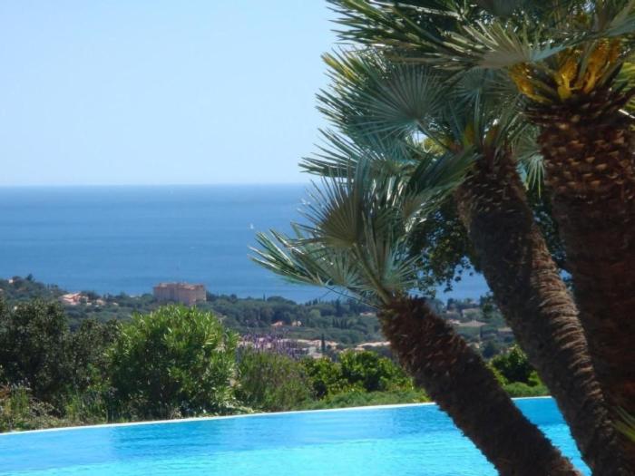 Apartment Les Palmiers by Interhome