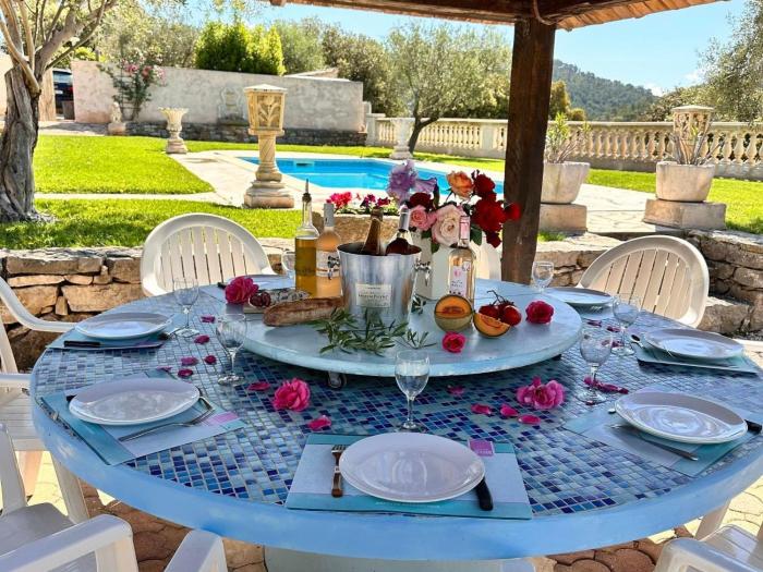 Holiday Home beheizter Pool ab Mitte April by Interhome