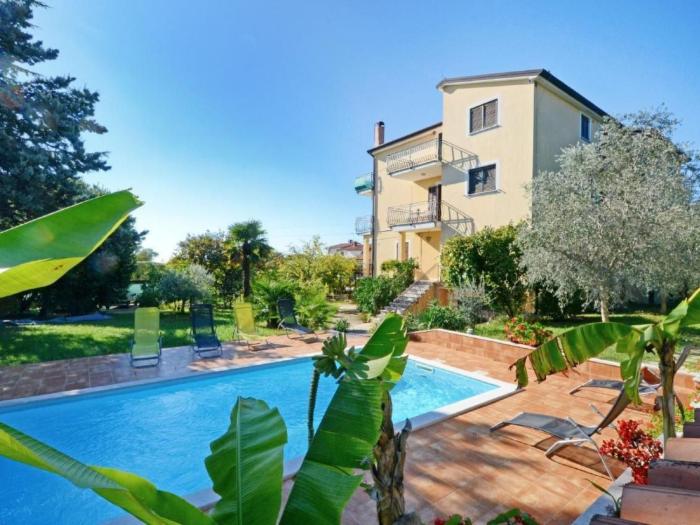 Apartment ALBINA 1 by Interhome