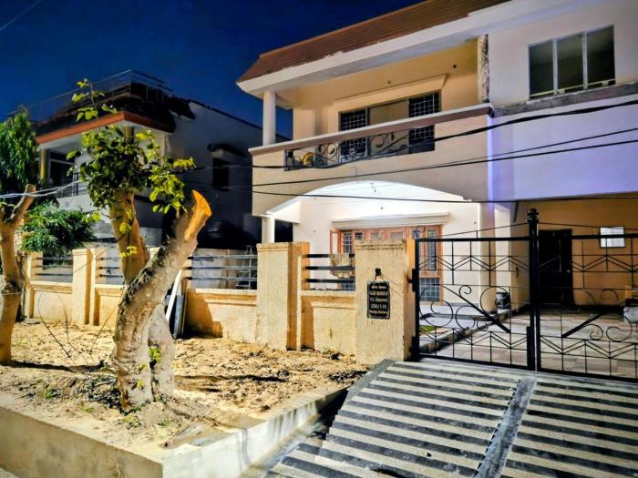 Vijay Mansion Pratap Enclave