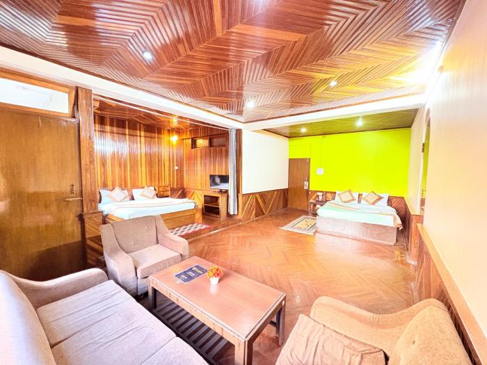 The OAK Retreat Hotel