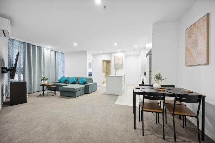 Pet Friendly, Free Parking, next to Pool, Gym and Sauna