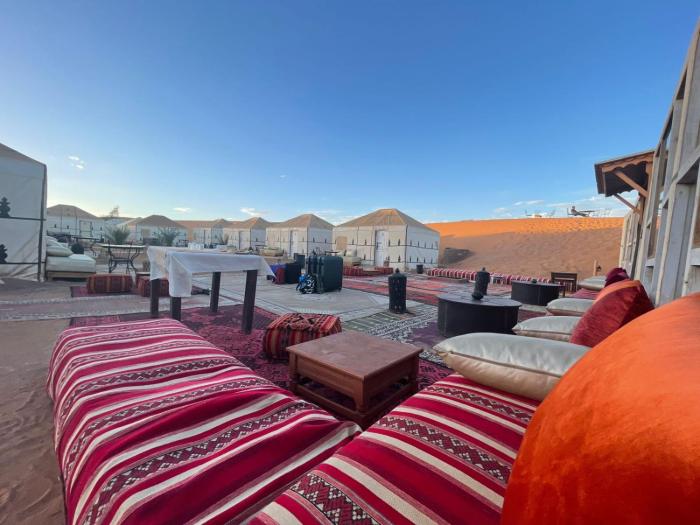 Luxury camp desert