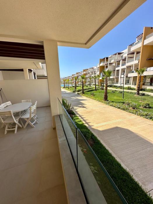 Appartement calme vue sur Jardin avec Piscine et Wi-Fi