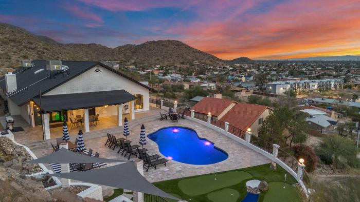 BuiltA Mountain - Heated Pool & Sports Lounge