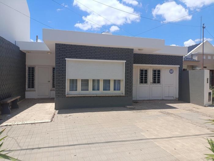 Casa en la Costanera cerca del anfiteatro