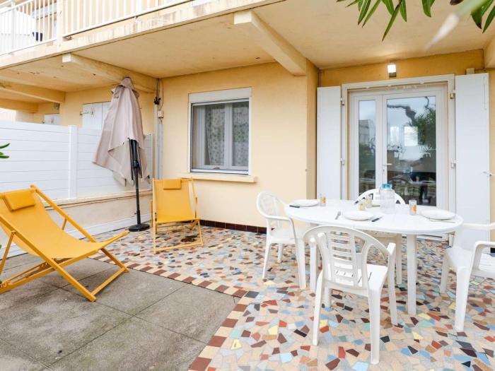 Appartement familial à 30m de la plage, vue mer - FR-1-409-292
