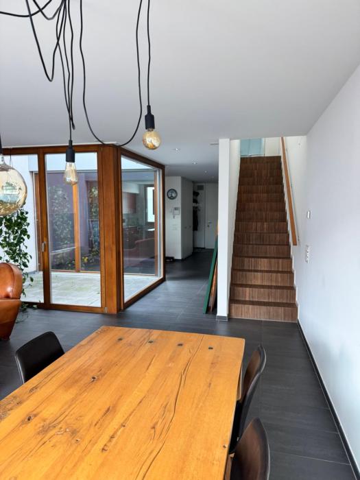 Exclusive Rooftop Duplex Penthouse, 3 BR, hot tub, 2 terrace, downtown, 6min walk to main station