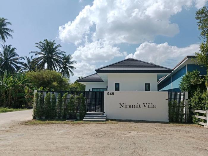 Niramit Pool Villa