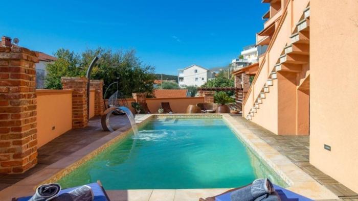 Luxury Villa Mer pool apartman 1 by Villas Guide