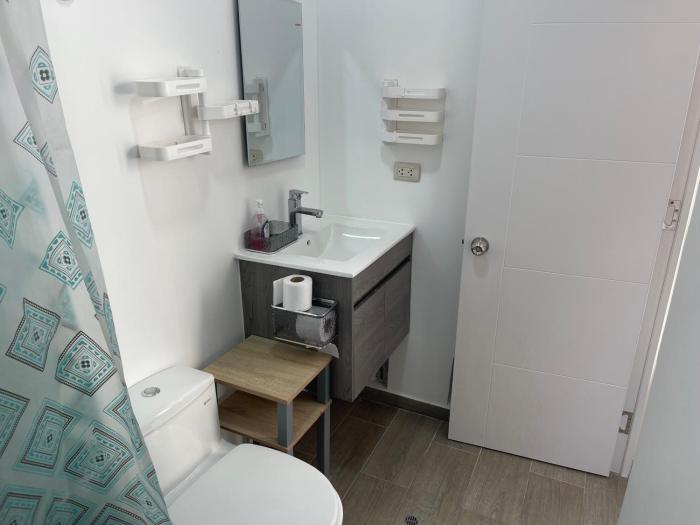 Departamento amoblado en zona exclusiva de piura