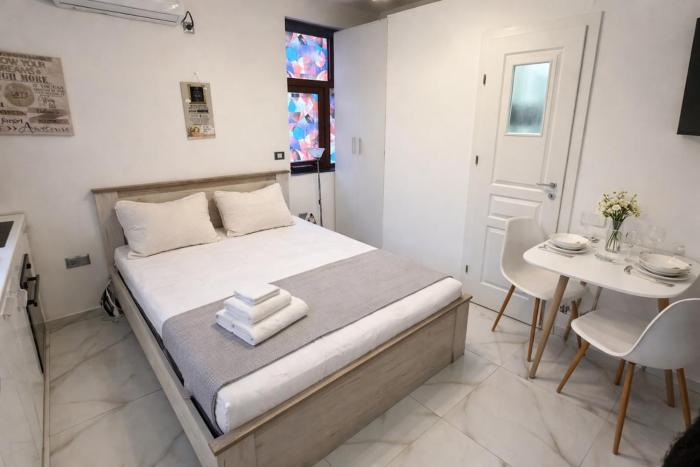 Bright One-Room Apartment - Central Area