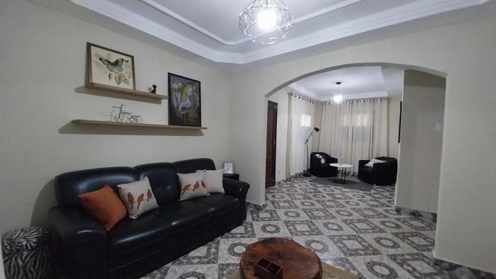 Casa espaçosa com Wi-Fi, garagem para 2 veículos e área externa em Campos dos Goytacazes