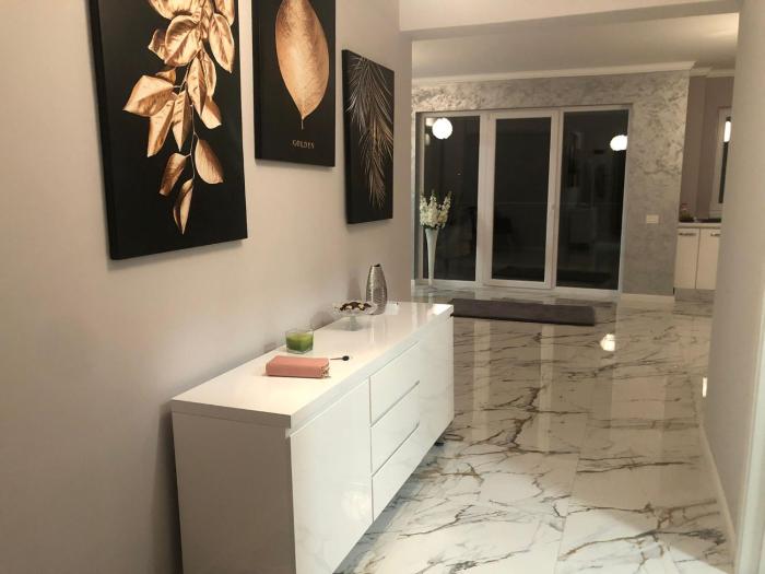 Apartament Phoenix cu parcare subterană , zona centrală,lux