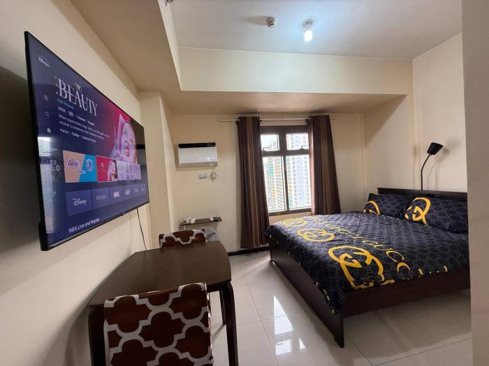 Radiance Manila Bay - City Staycationtel near US Embassy PICC Roxas Boulevard