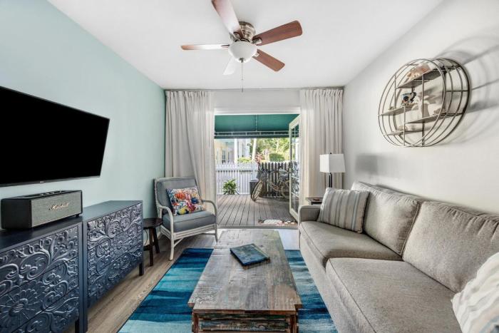 A & Es TRANQUIL TIDES