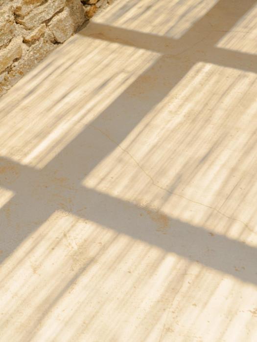 Ήσυχο κυκλαδίτικο δωμάτιο Total white N2