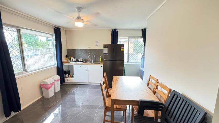 Renovated 5 BR Home with 4 AC and Free Parking