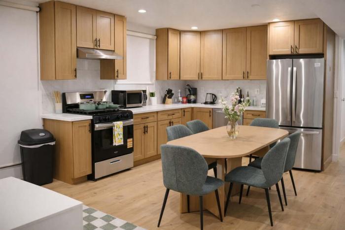 Calm Luxe Ensuite Room near USC-Shared Home