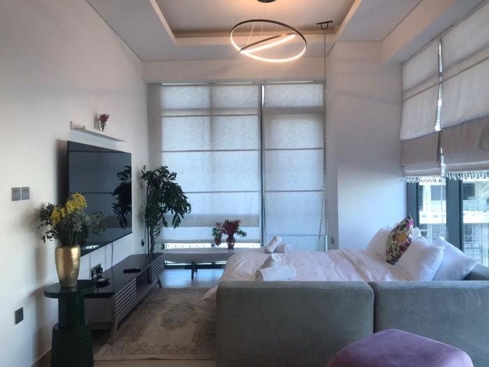 Spacious 1BR Overlooking Burj Khalifa Al Jaddaf
