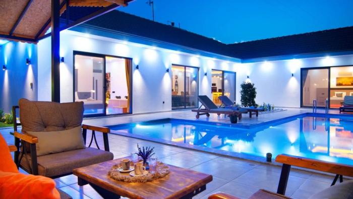 Yeşilköy 2 bedroom secluded villa with private pool hot tub