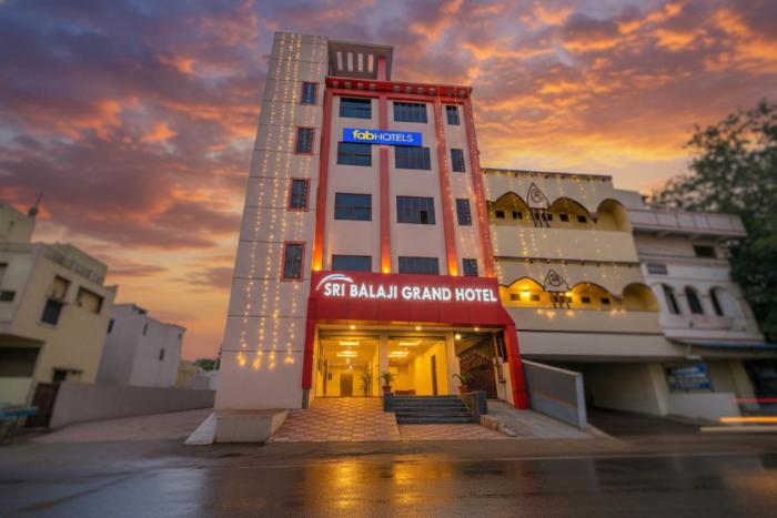 FabHotel Sri Balaji Grand