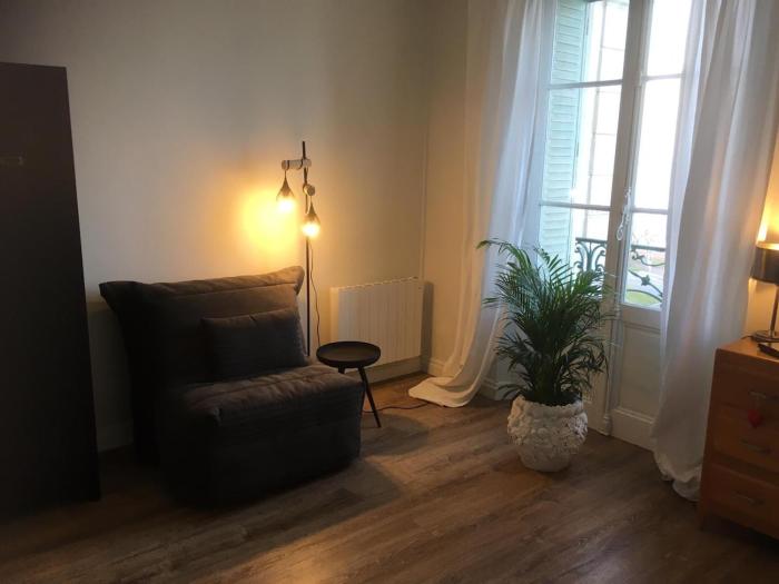 Elegant studio face au lac Leman