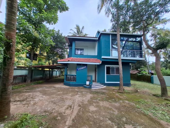 Private Peaceful Room in Goan Villa Nature View
