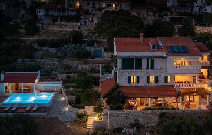 Lovely Home In Hvar-Jelsa