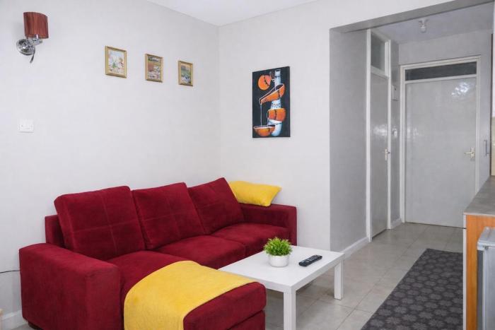 Thunder Cozy Studio with Pool Access