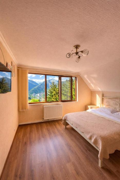 Hotel forest echo