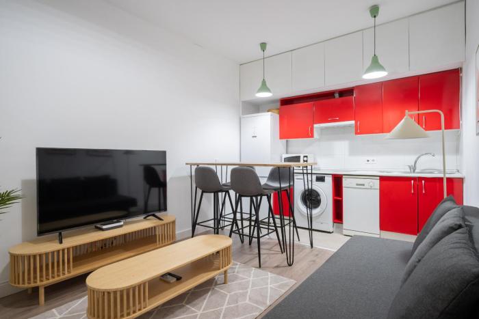 Steps to Gran Via Stylish 1BR in Chueca Alquiler Temporal