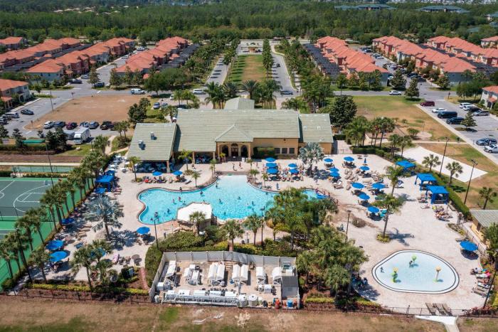 8951 Disney Dreams Family Townhouse Near Park