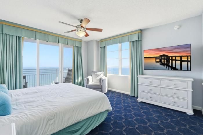 Ocean Front Paradise Stunning 2BR Private Double Balcony at Wyndahm Ocean Walk Resort