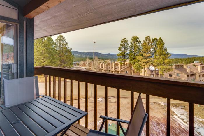 3 Mi to Angel Fire Resort Pet-Friendly Getaway