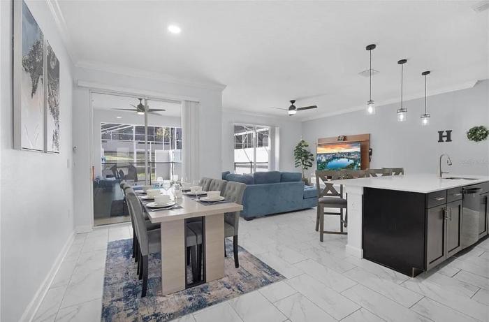 4 bedroom townhouse with private pool just minutes away from Disney