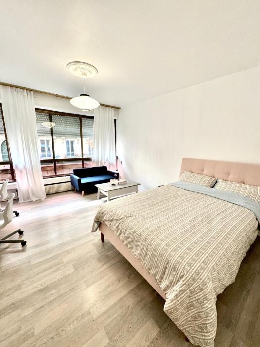 Le Berri Chic Studio-Steps from Champs-Élysées