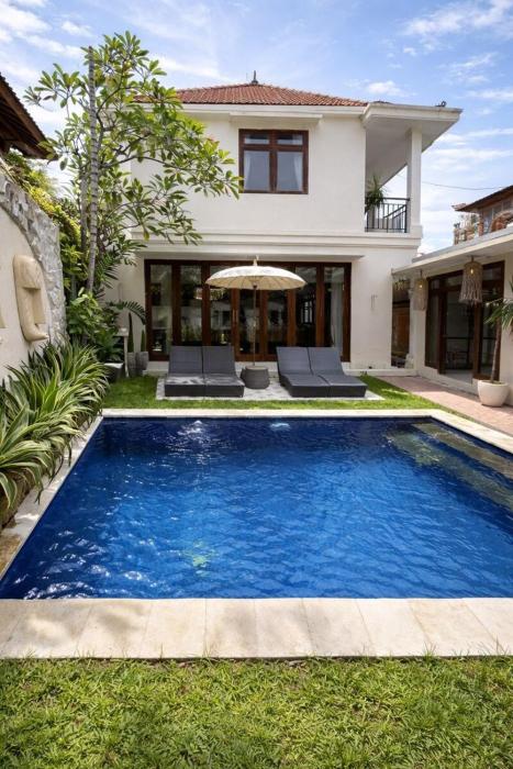 Seminyak Double6 Beach 5BR Villa - pool & parking