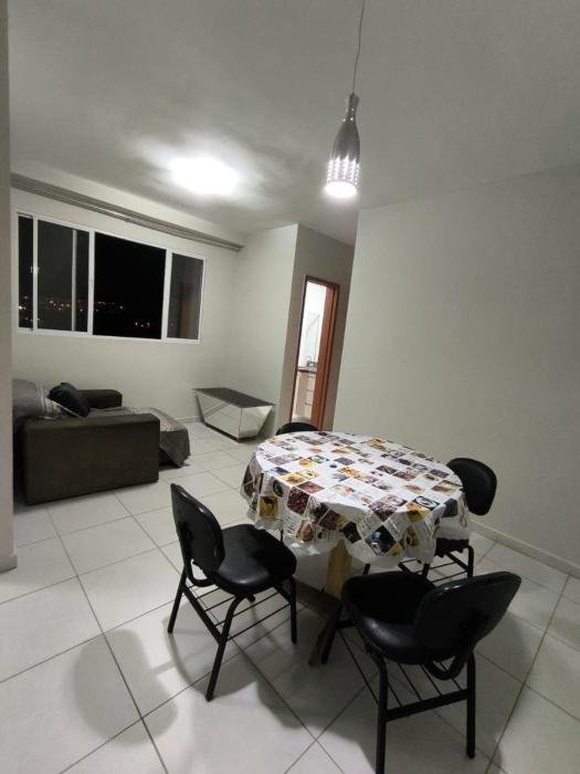 Apartamento completo, prático, arejado e no centro