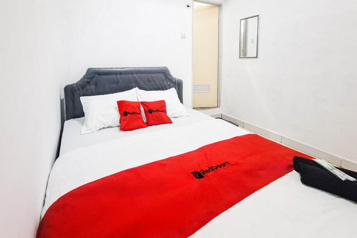 RedDoorz at Etnik Guest House