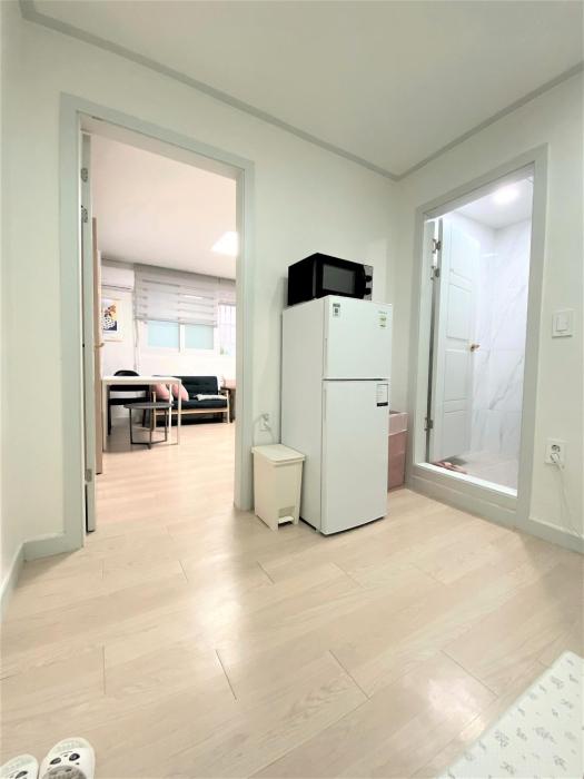 Women Only-Subway 2min Sinchon Hongdae Private Home