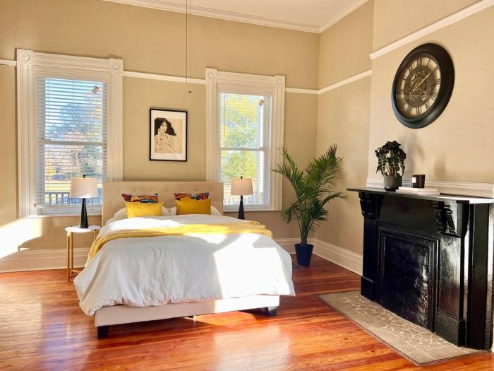 DT Memphis w parking - Walk to Beale, FedEx Forum