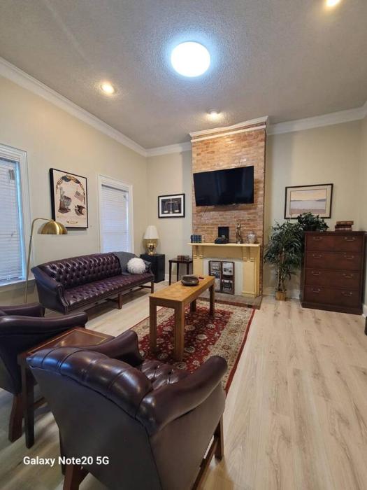 Historic home walk to Convention Center & St Jude