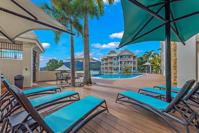 Sundaze at Airlie One