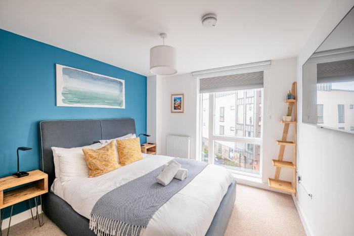 Modern Townhouse - Parking EV Charger & Balcony