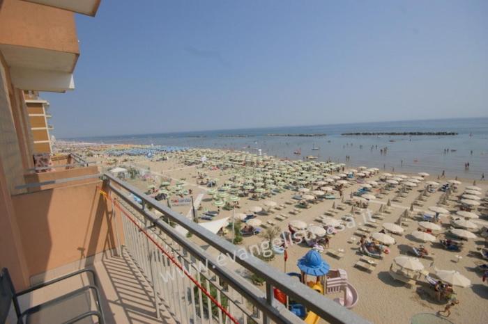 30 Trilocale fronte mare