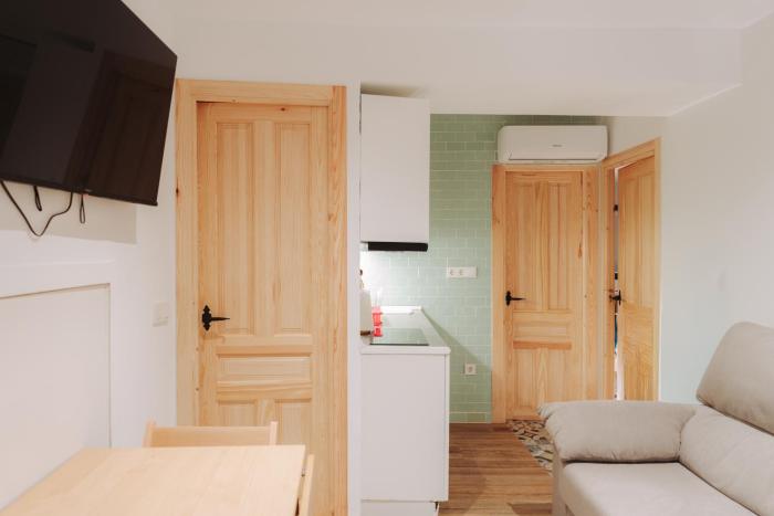 Pinot Noir Harbors Light